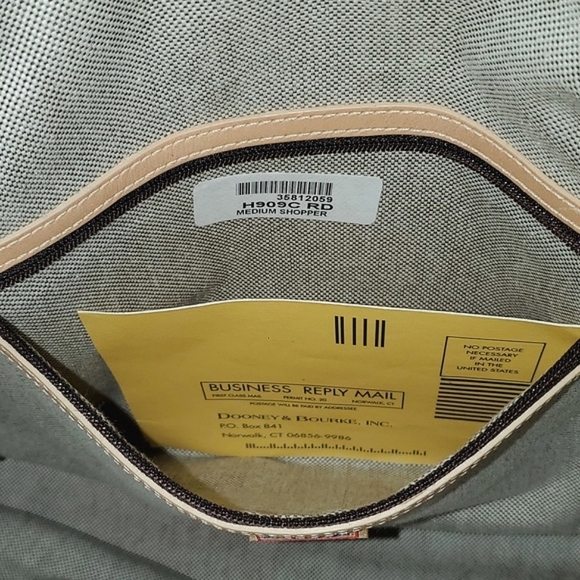 Dooney & Bourke Medium Shopper Tote &  Zippered Pouch Set - Picture 8 of 16